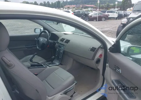 2009 Volvo C30 T5/T5 R-Design z USA, uszkodzony, nr VIN YV1MK672192144920